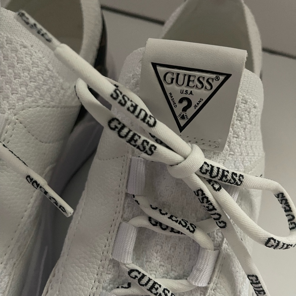 New in box-GUESS Women's White and Brown design Sneakers - Picture 14 of 16